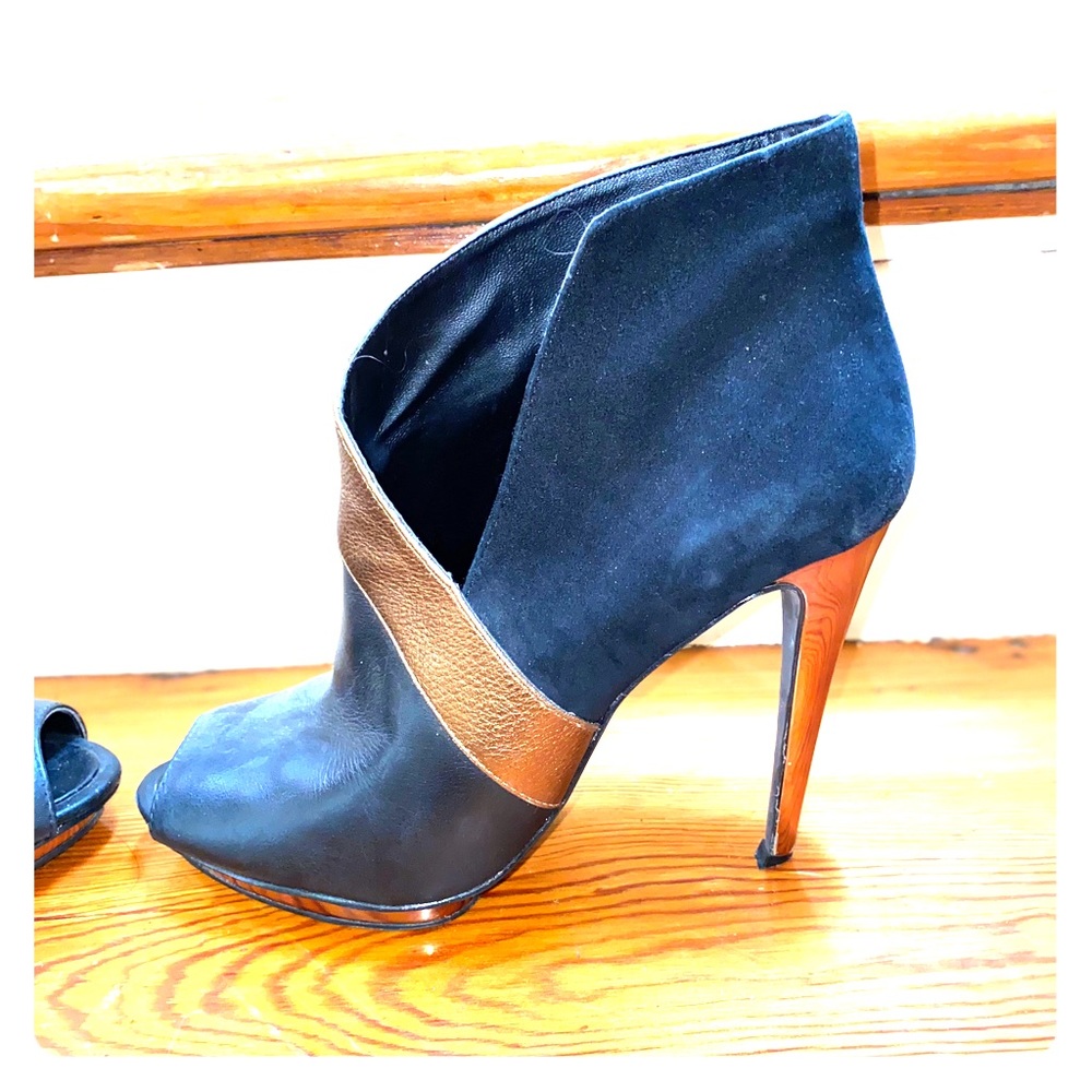 BCBG heels. Size 7 1/2